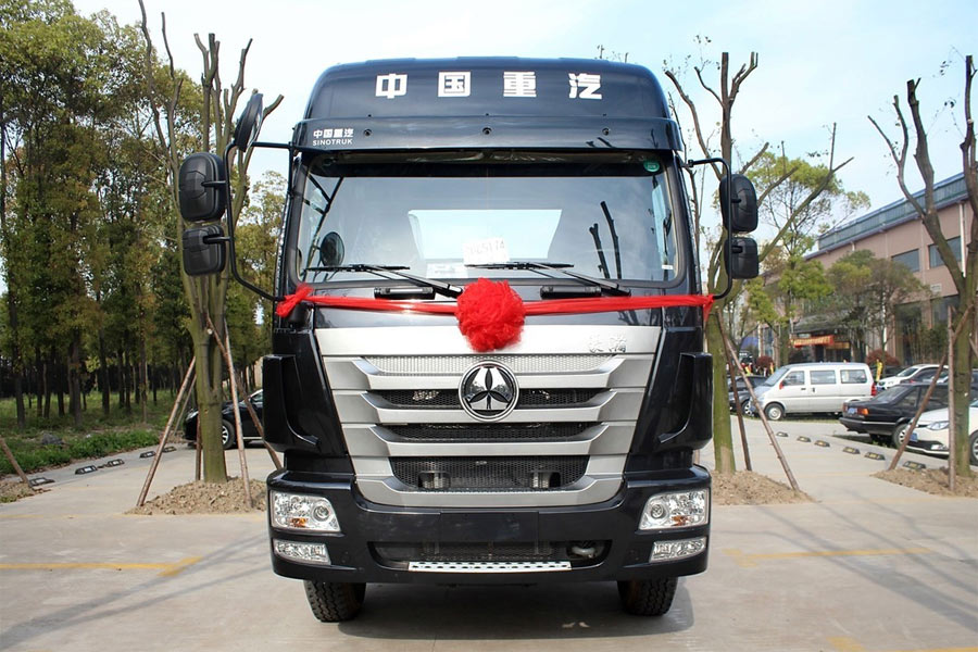 中國重汽 豪瀚j5g重卡 4x2 340馬力 牽引車 zz4185n3613d1